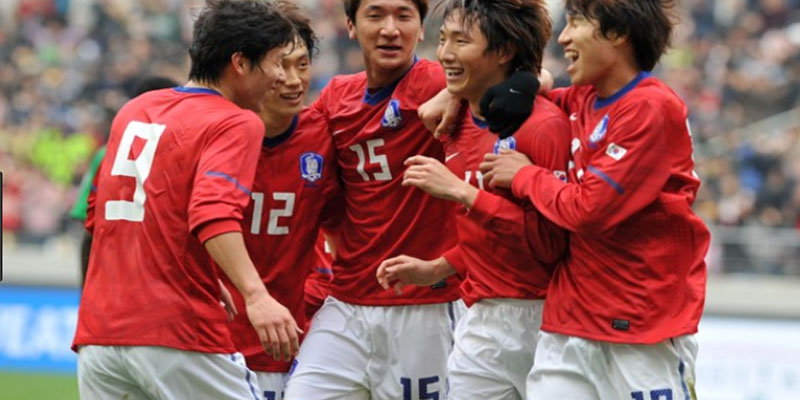 بعد فشلهم في التأهل للدور الثاني: إلزام لاعبي منتخب كوريا الجنوبية بأداء الخدمة العسكرية مدة عامين